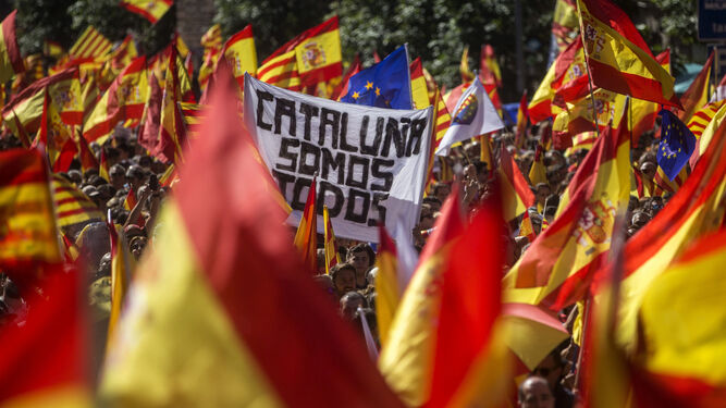 Vista de la manifestación celebrada el domingo en Barcelona  en defensa de la unidad de España.