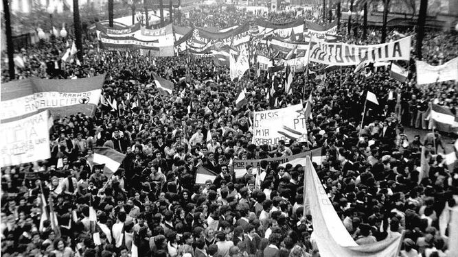 La manifestación del 4 de diciembre de 1977 en Cádiz.