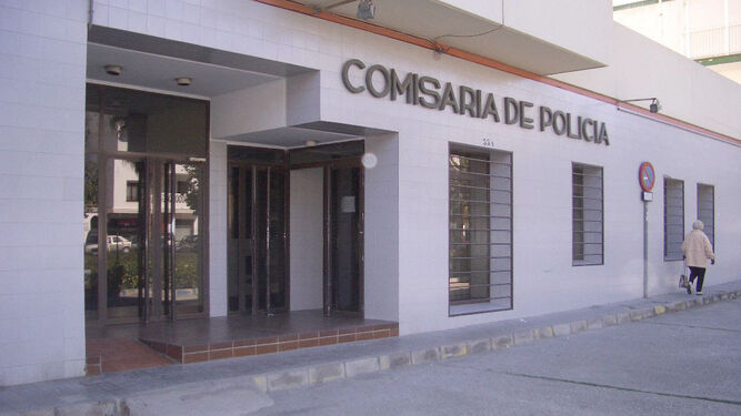 Edificio de la Comisaría de la Policía Nacional de Torre del Mar.