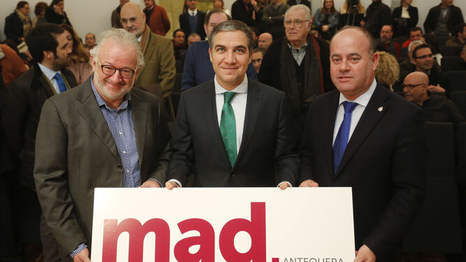 Fernando Francés, Elías Bendodo y Manuel Barón, en la presentación en Málaga del MAD en 2015.
