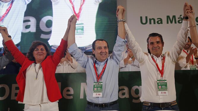 La vicesecretaria Fuensanta Lima, el secretario general José Luis Ruiz Espejo y el presidente del partido, José Bernal, al acabar el congreso.