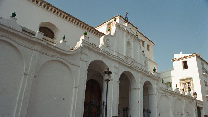 Fachada del convento conocido como Las Claras.
