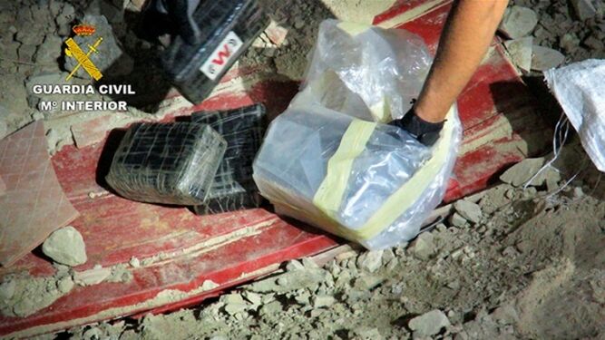 Operación contra el tráfico de drogas, con 4 toneladas de coca intervenidas y 40 detenidos.