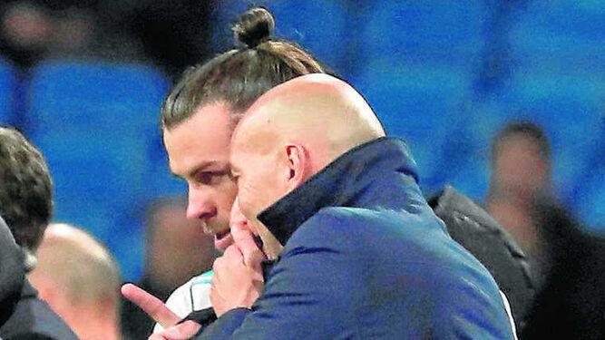 Zidane alecciona a Gareth Bale antes de salir ante el Fuenlabrada.