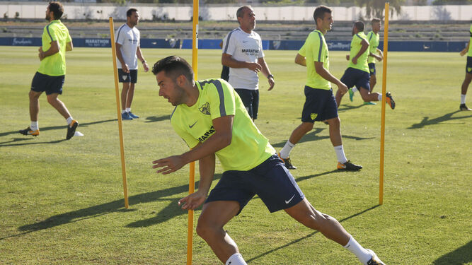 Jony, en un entrenamiento del Málaga