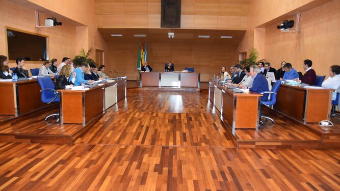 Un momento del Pleno celebrado ayer en Fuengirola.