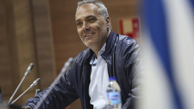 Mario Husillos, director deportivo del Málaga, ayer en la sala de prensa de La Rosaleda.