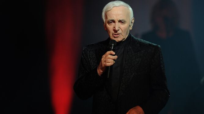 Charles Aznavour en una actuación en 2016.