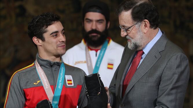 Regino Hernández presume de bronce olímpico en La Moncloa