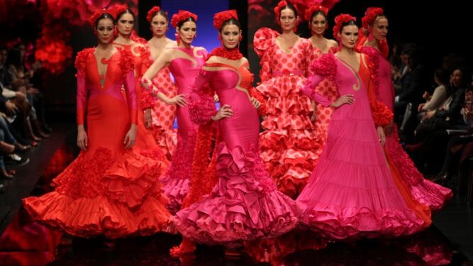 Flamenca 2018 – Ana Moron. Colección de moda flamenca presentada en el Salón Internacional de moda flamenca de Sevilla.