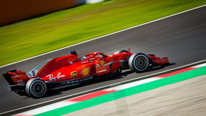 El alemán de Ferrari Sebastian Vettel, durante la primera jornada de la segunda tanda de entrenamientos.