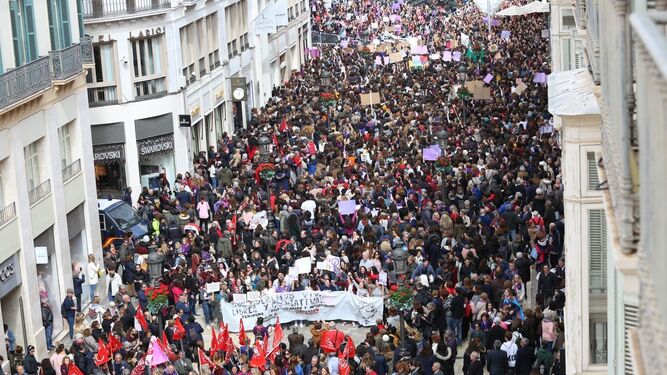 Miles de mujeres llevan sus reivindicaciones a las concentraciones del 8-M.