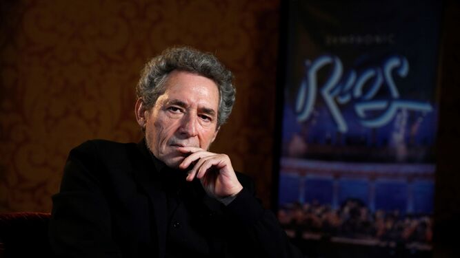 El rockero Miguel Ríos, ayer en el Teatro Real durante la presentación de 'Symphonic Ríos'.