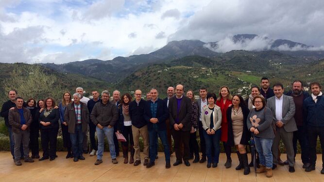 Reunión de Elías Bendodo con los representantes de la Sierra de las Nieves.