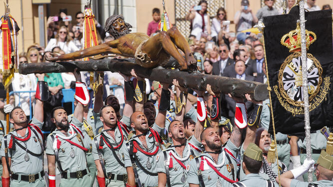 Legionarios durante la procesión del Cristo de la Buena Muerte.