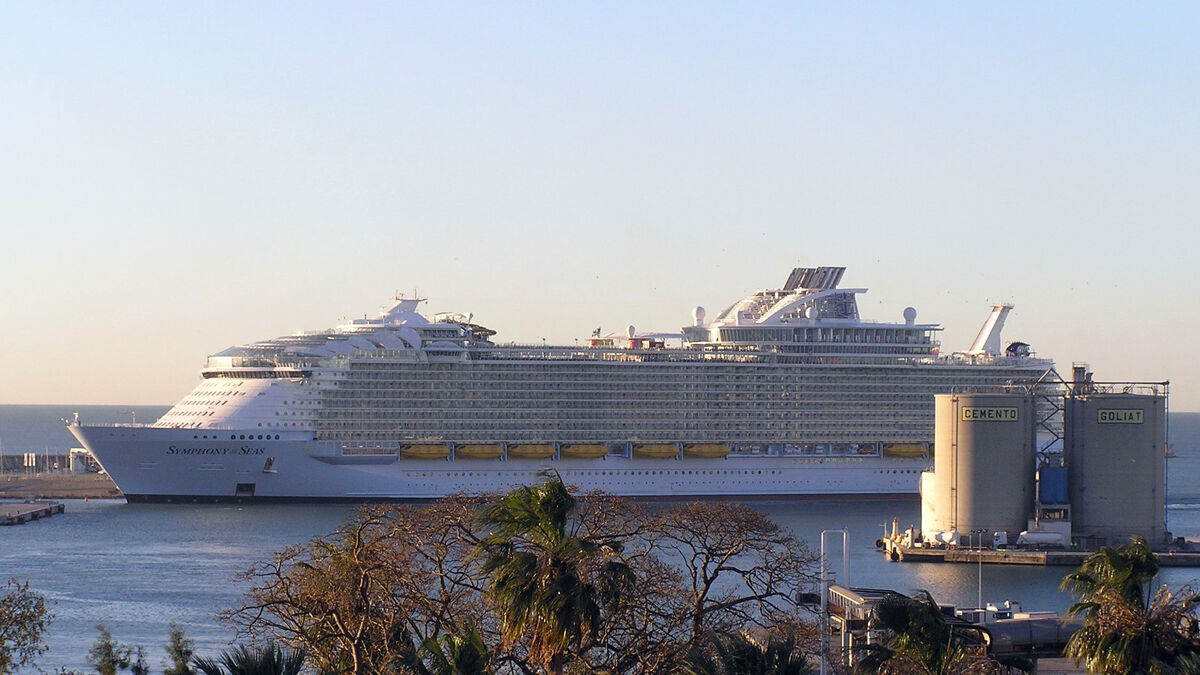 El ‘Symphony of the Seas’ en el puerto.