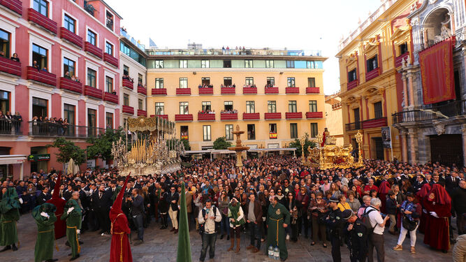 Momento del acto de Estudiantes con la Universidad de Málaga en la plaza del Obispo.