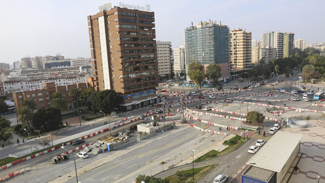 Vista del tramo de la Avenida de Andalucía en la que la obra del Metro está parada desde hace casi 30 meses.