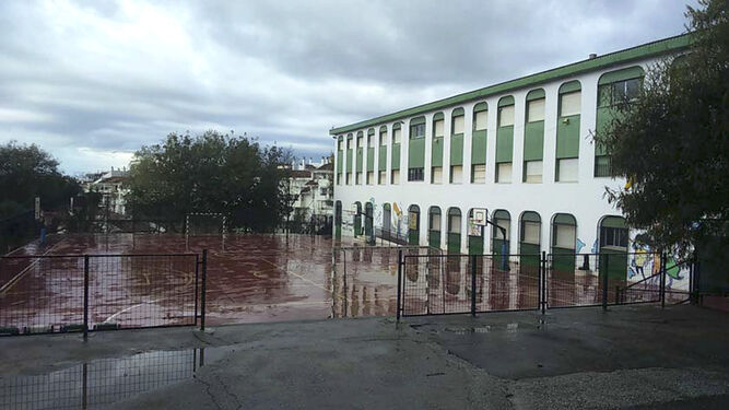 Patio del colegio José Banús.