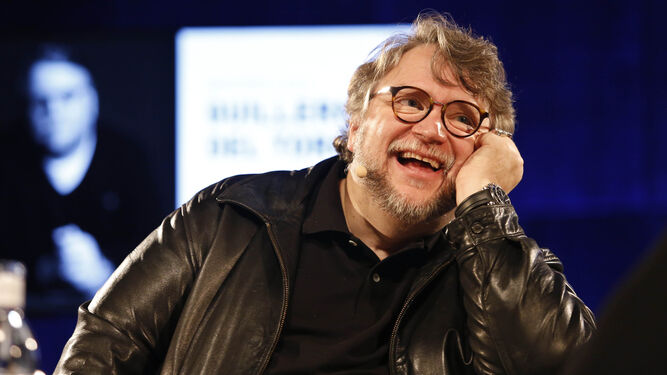 Guillermo del Toro, ayer, durante la 'masterclass' que impartió en el Palacio de Ferias y Congresos.