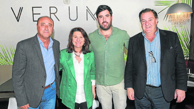 Junto a los propietarios de Verum Ramón y Jorge Berzosa.