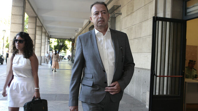 El ex director general de Trabajo Daniel Alberto Rivera, en los juzgados de Sevilla.