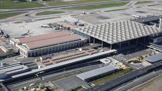 Imagen aérea del aeropuerto de Málaga.