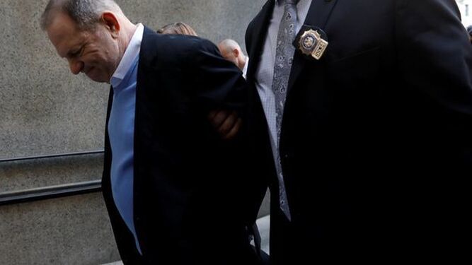 Harvey Weinstein, arrestado.