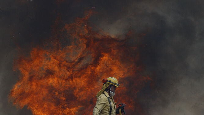 Las llamas del incendio registrado en 2012, una de las mayores catástrofes de la última década en la provincia.