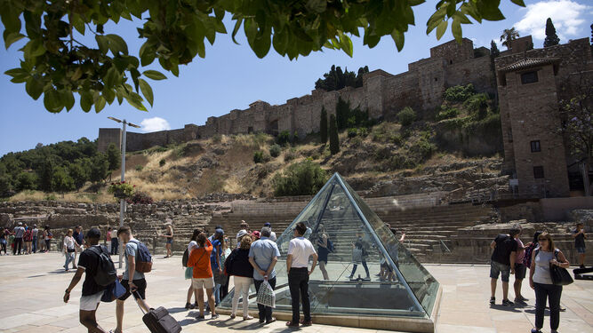 Teatro Romano y Alcazaba, visitas programadas en ArqueoRutas.