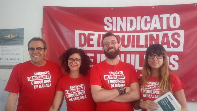 Adrián Broncano, Simona Frabotto, Curro Machuca y Ruth de Frutos, del Sindicato de Inquilinos de Málaga.