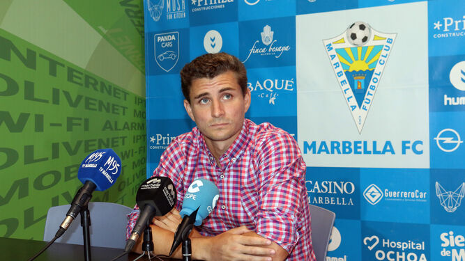 El entrenador del Marbella, Padi, en rueda de prensa previa al partido.