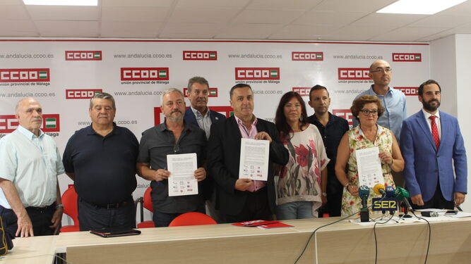 Representantes de los colectivos firmantes del manifiesto, en rueda de prensa ayer.