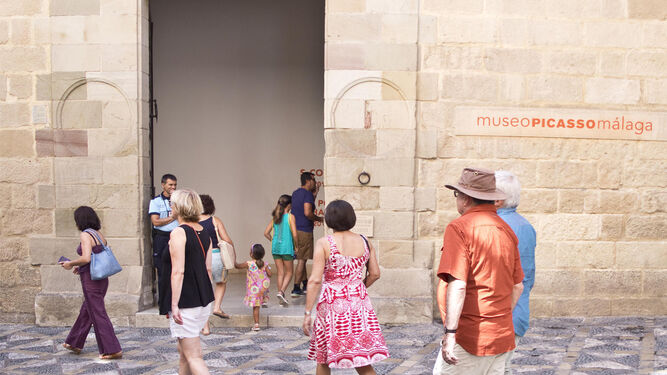 Entrada principal del Museo Picasso de Málaga.