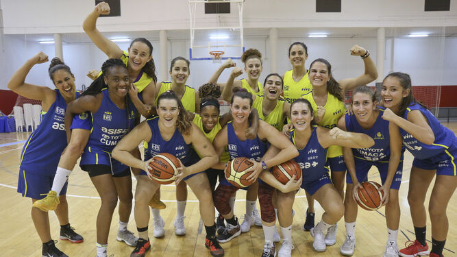 Las jugadoras del Asisa Alhaurín de la Torre posan para 'Málaga Hoy'