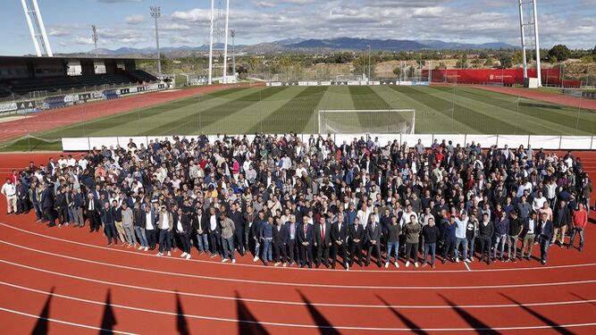 Foto de los más de 600 entrenadores que se citaron en Las Rozas.