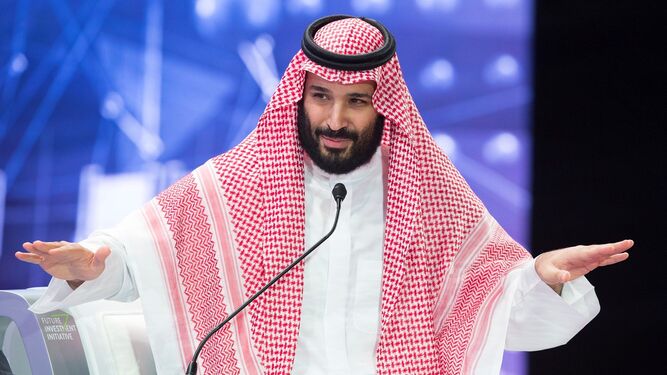 El príncipe saudí Ben Salman participa en el principal foro económico de su país en Riad.