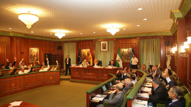 Un momento del Pleno celebrado ayer en Marbella.