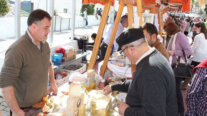 Los mercadillos de quesos están recorriendo Andalucía