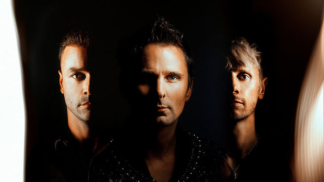 Los tres miembros de la banda británica Muse