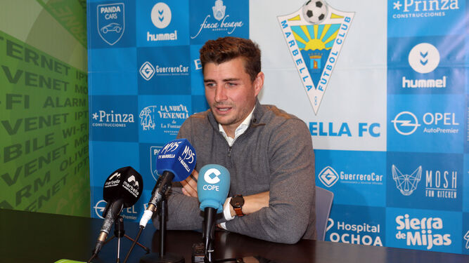 Padilla, entrenador del Marbella FC.