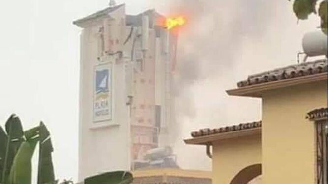 Un rayo caído en un hotel de Marbella provocó un pequeño incendio.
