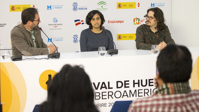 Natalia Cabral y Oriol Estrada, durante la presentación de su película en Huelva