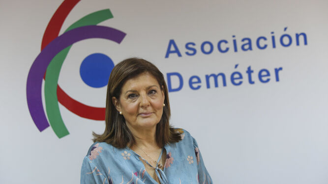 Mayte Pérez-Caballero en la sede de la Asociación Deméter, en Pedregalejo.