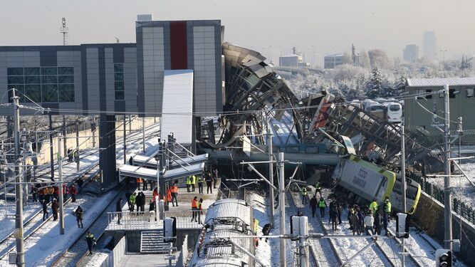 Las im&aacute;genes del accidente ferroviario de Ankara