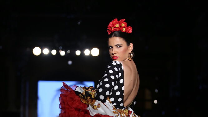 Santana Dise&ntilde;os presenta 'Caprichosa' en We Love Flamenco 2019, todas las fotos del desfile.