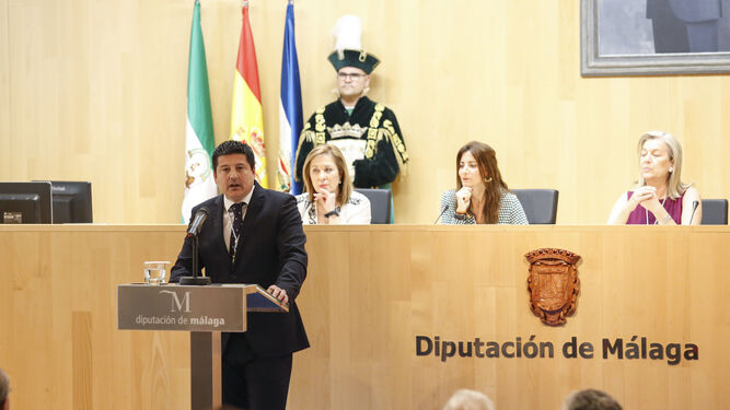 Oblaré durante la investidura de Salado como presidente de la Diputación de Málaga.