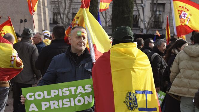 Las im&aacute;genes de la manifestaci&oacute;n en Madrid de PP, Cs y Vox en contra del Gobierno