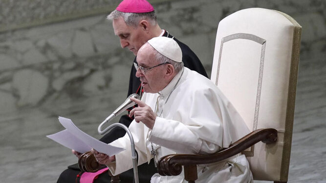 El papa Francisco, en primer plano, este miércoles durante la audiencia semanal general.