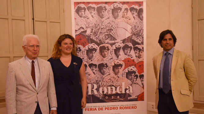 Presentación de la Goyesca 2018 con presencia de la alcaldesa de Ronda.